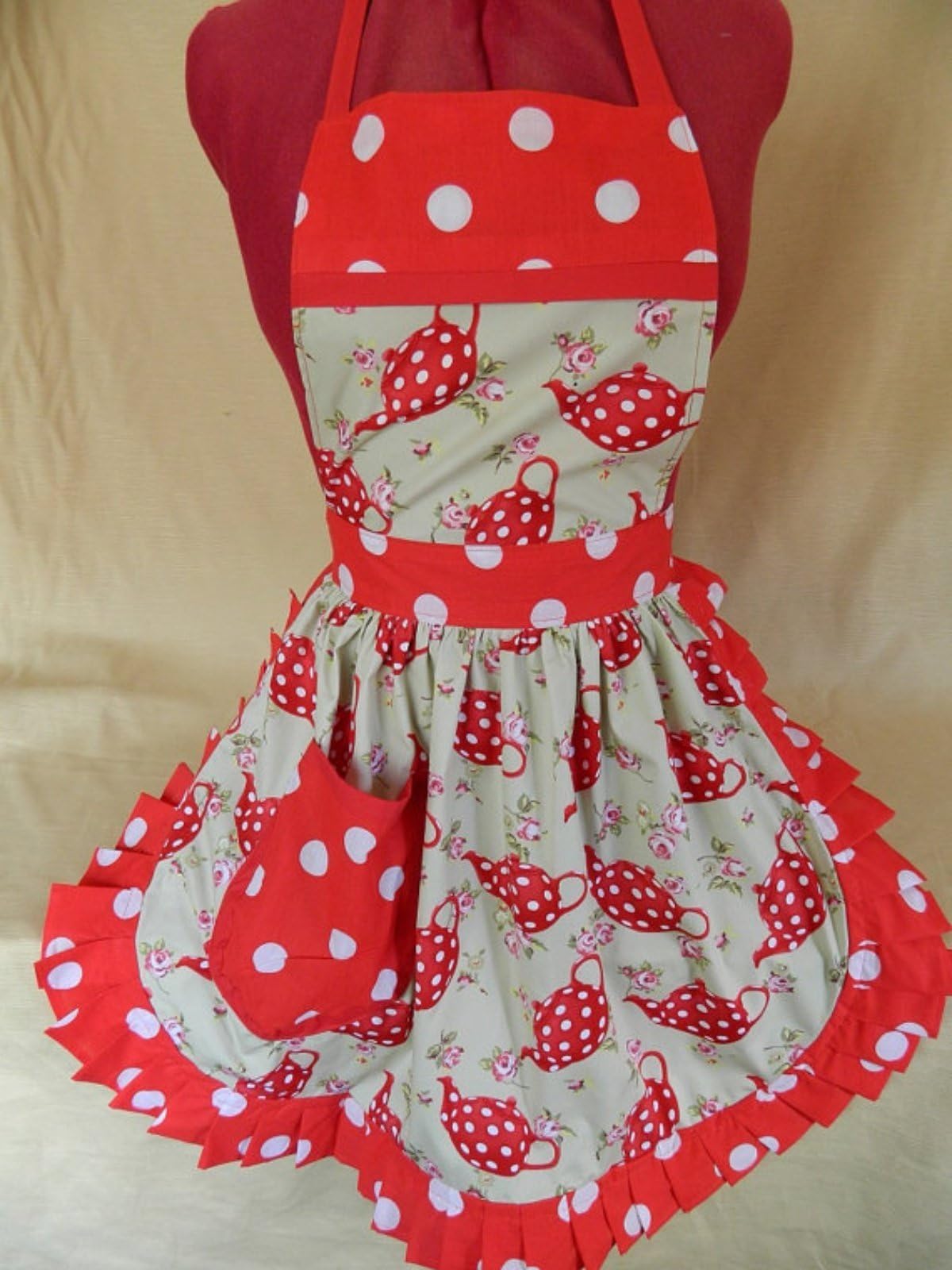 Fabrique Creations - Retro Vintage 50s Style Full Apron / Pinny - Red & White Teapots (Polka Dot) on Pale Green (FC042F)