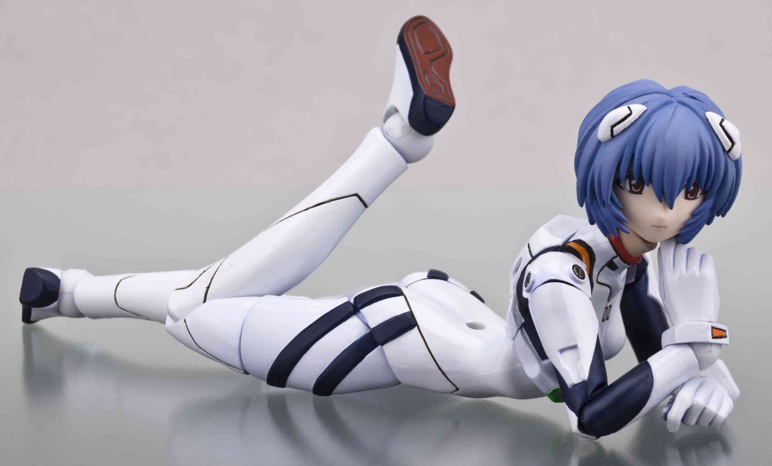 フロイライン リボルテック 001 綾波レイ (初回限定特別価格版) Amazon.co.jp: フロイライン リボルテック 001 綾波レイ : ホビー