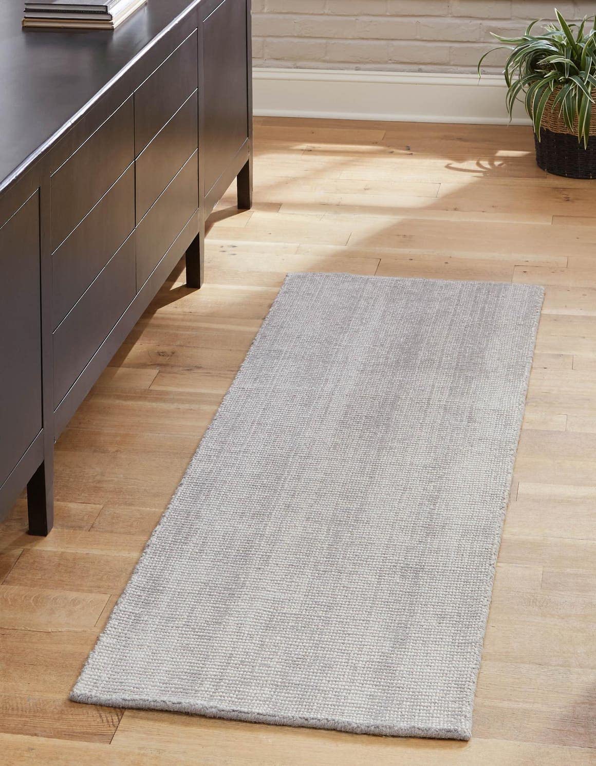 Unique Loom English Manor Collection Area Rug – Farmhouse (2′ x 8′ Runner, Grey Manor/ Ivory)