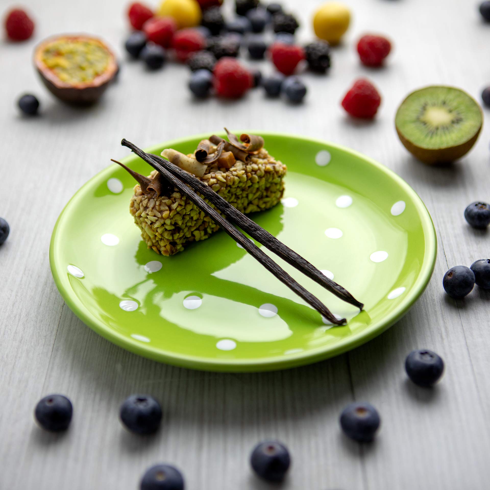 City to Cottage® Lime Green and White Pottery | Polka Dot Spotty | Handmade Hand Painted | Glazed Ceramic 7.9inch/20cm | Side Dessert Plate | Unique Dinnerware