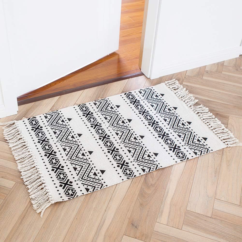 Amazon Com Boho Small Bathroom Rug Moroccan Pattern Cream Black Bath Mat 2 X3 Cotton Woven Tassel Throw Rug Nordic Fringe Area Rug For Bedroom Kitchen Doorway Laundry Geometric Printed Washable Kitchen Dining