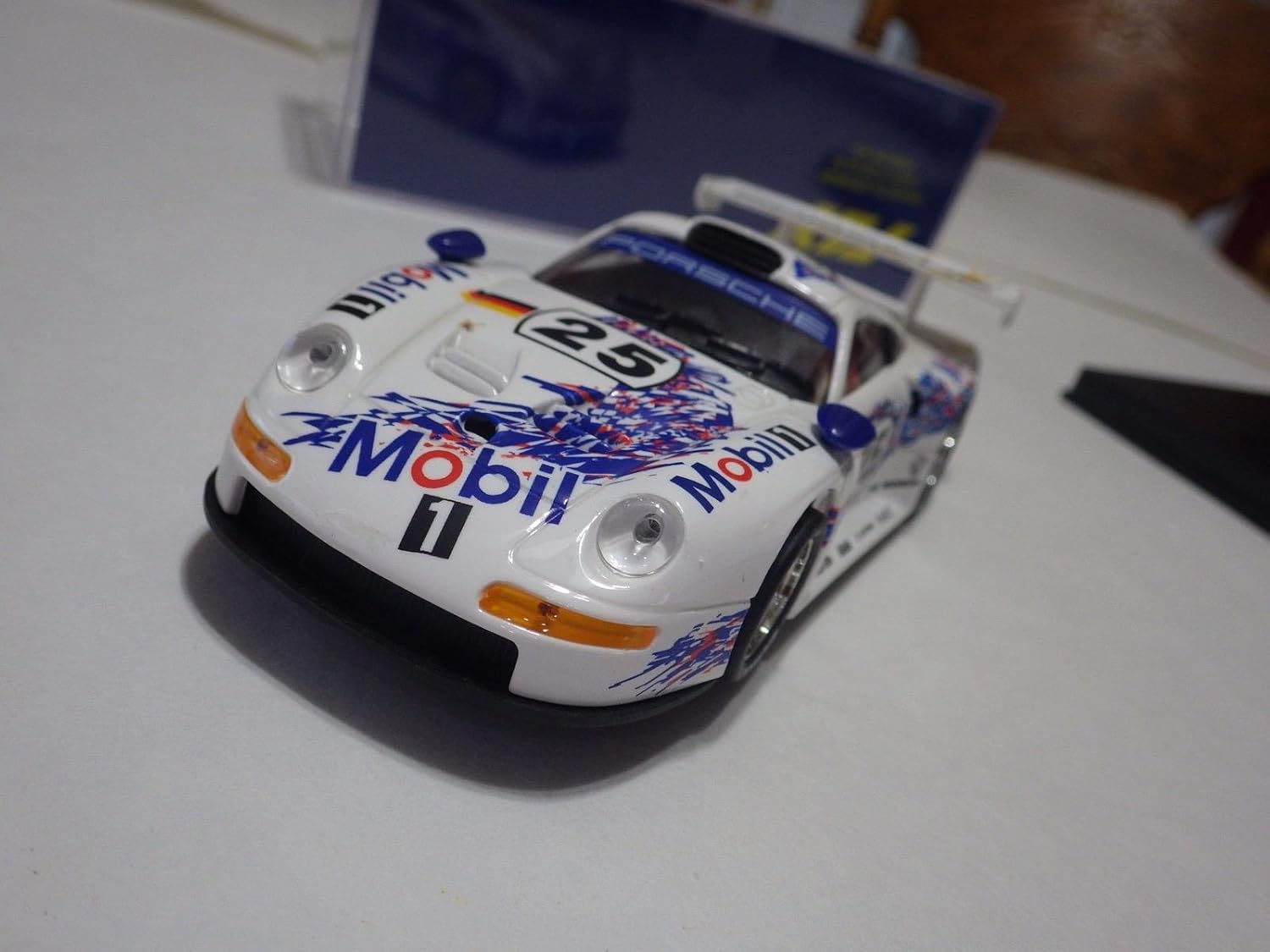 porsche 911 gt1 scalextric