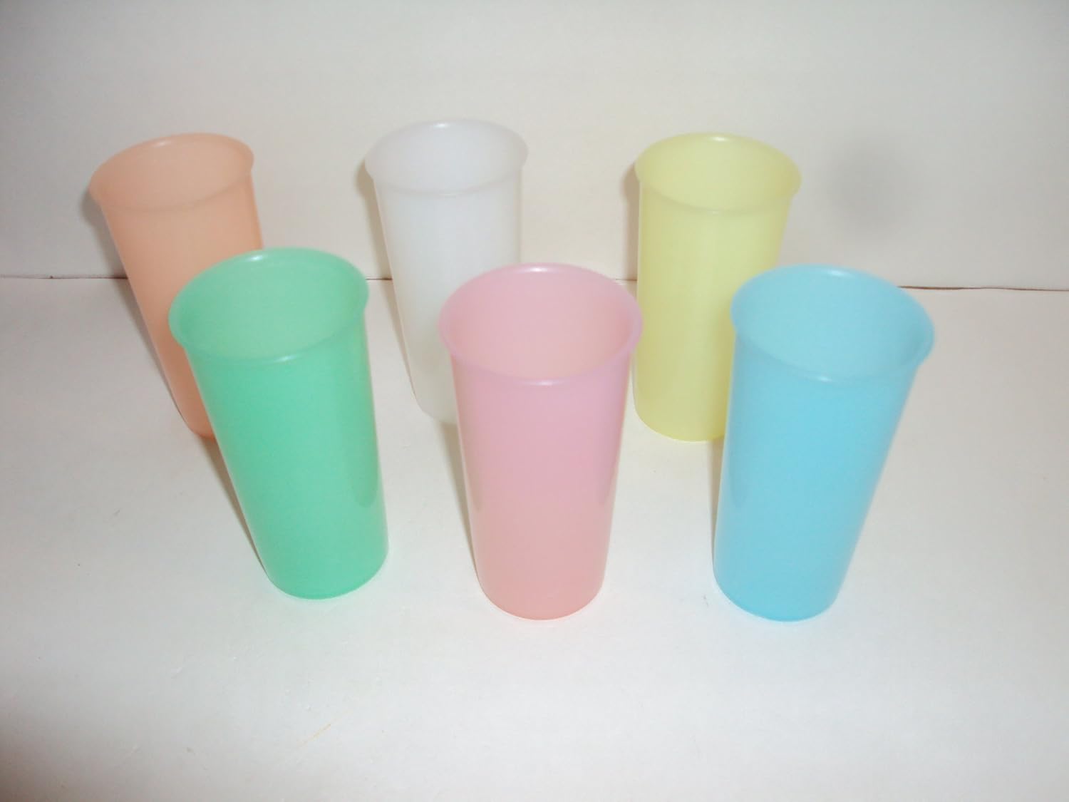 tupperware tumblers with lids