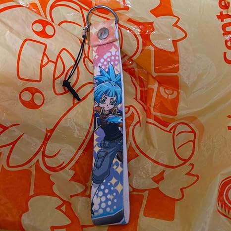Amazon 遊戯王 布製ストラップ 紫雲院素良 遊戯王アークファイブ イヤホンジャック用パーツ付き Cospa コスパ 遊 戯 王 高橋和希 アニメ 萌えグッズ 通販