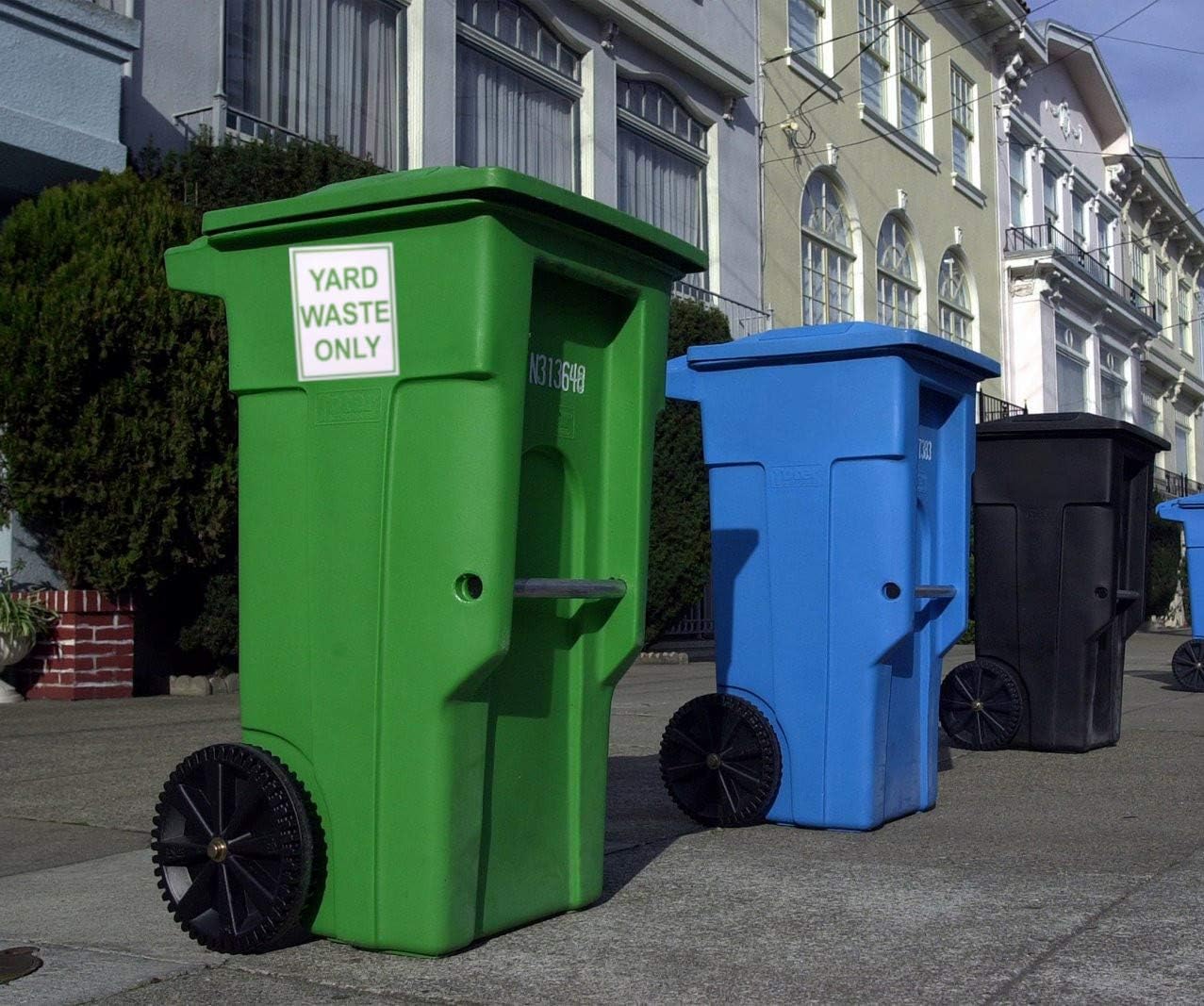 ZAEO Yard Waste Only Decal - Sticker for Trash Cans, Garbage Cans and Containers - 8 Inches x 6 Inches (Green, 4): Home & Kitchen