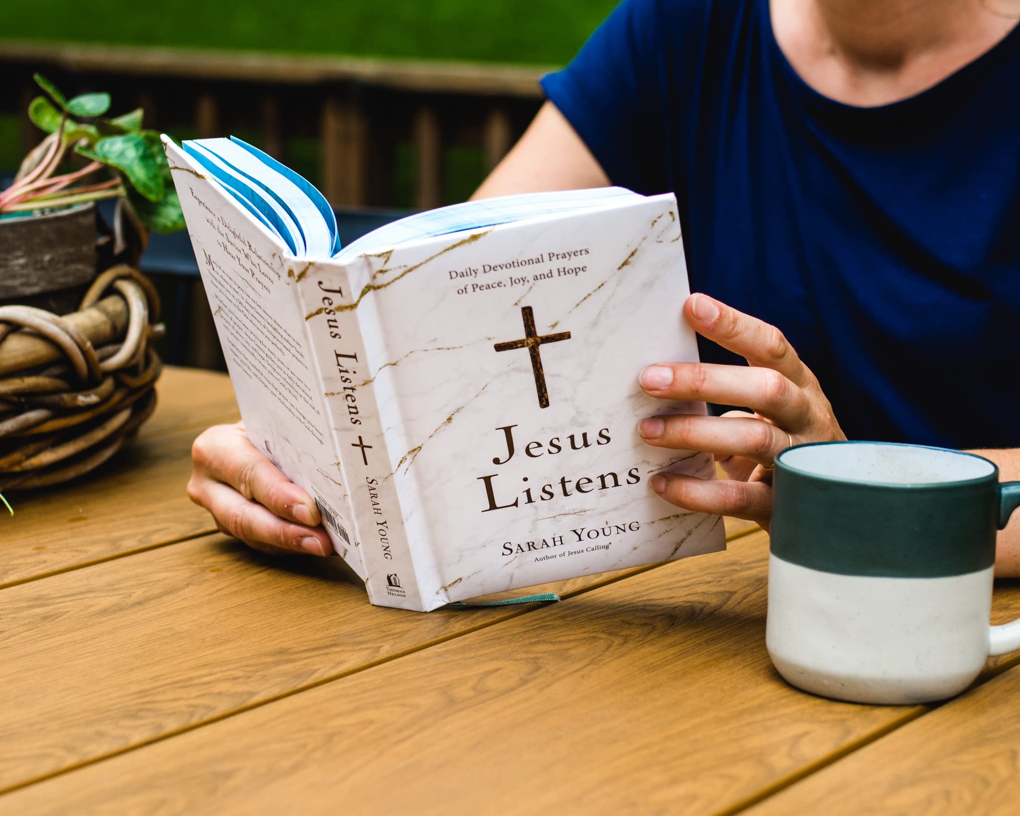 Jesus Listens: Daily Devotional Prayers of Peace, Joy, and Hope (A 365-Day Prayer Book) Jesus Listens: Daily Devotional Prayers of Peace, Joy, and Hope (A 365-Day Prayer Book) Hardcover Kindle Audible Audiobook Audio CD