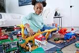 Hot Wheels City Downtown Express Car Wash Playset with 1:64 Vehicle HDR27 view 2