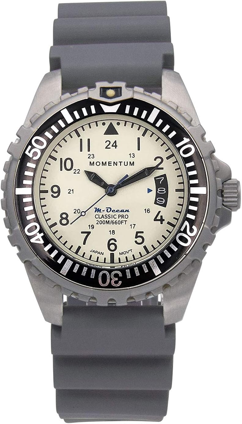 Momentum's Mens MOcean Dive Watch 200m / 660 ft Water Resistant