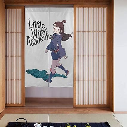 Amazon アツコ リトルウィッチアカデミア のれん 遮光 間仕切り 暖簾 目隠し 和風 アニメ 可愛い おしゃれ 玄関 キッチン リビング 飲食店 出入り口 86x143cm Danesi のれん オンライン通販