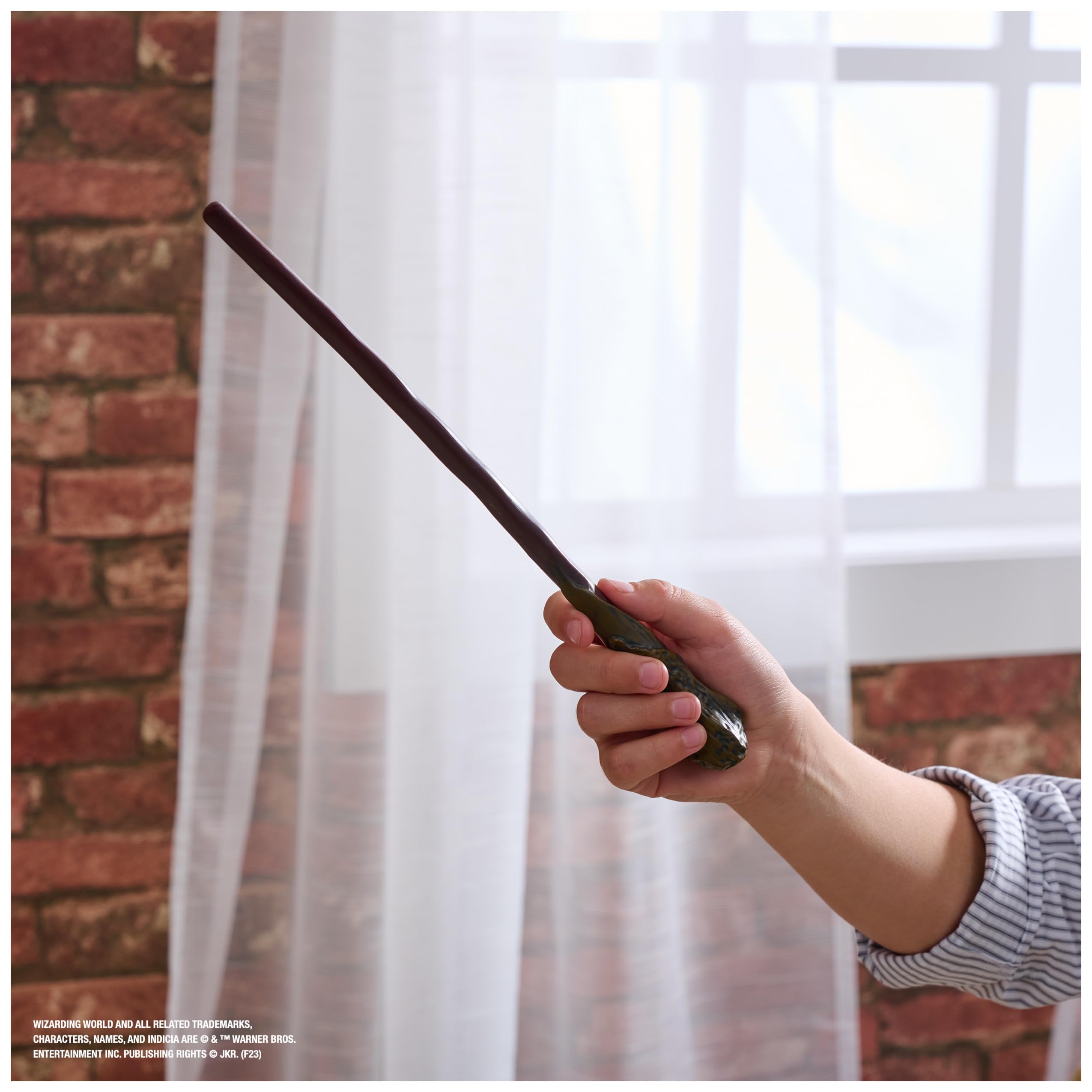 Wizarding World Harry Potter, 12-inch Magical Collector Ron Weasley Wand, Stand & Die-cast Icon, Magical Artifacts, Accessory for Halloween Costumes
