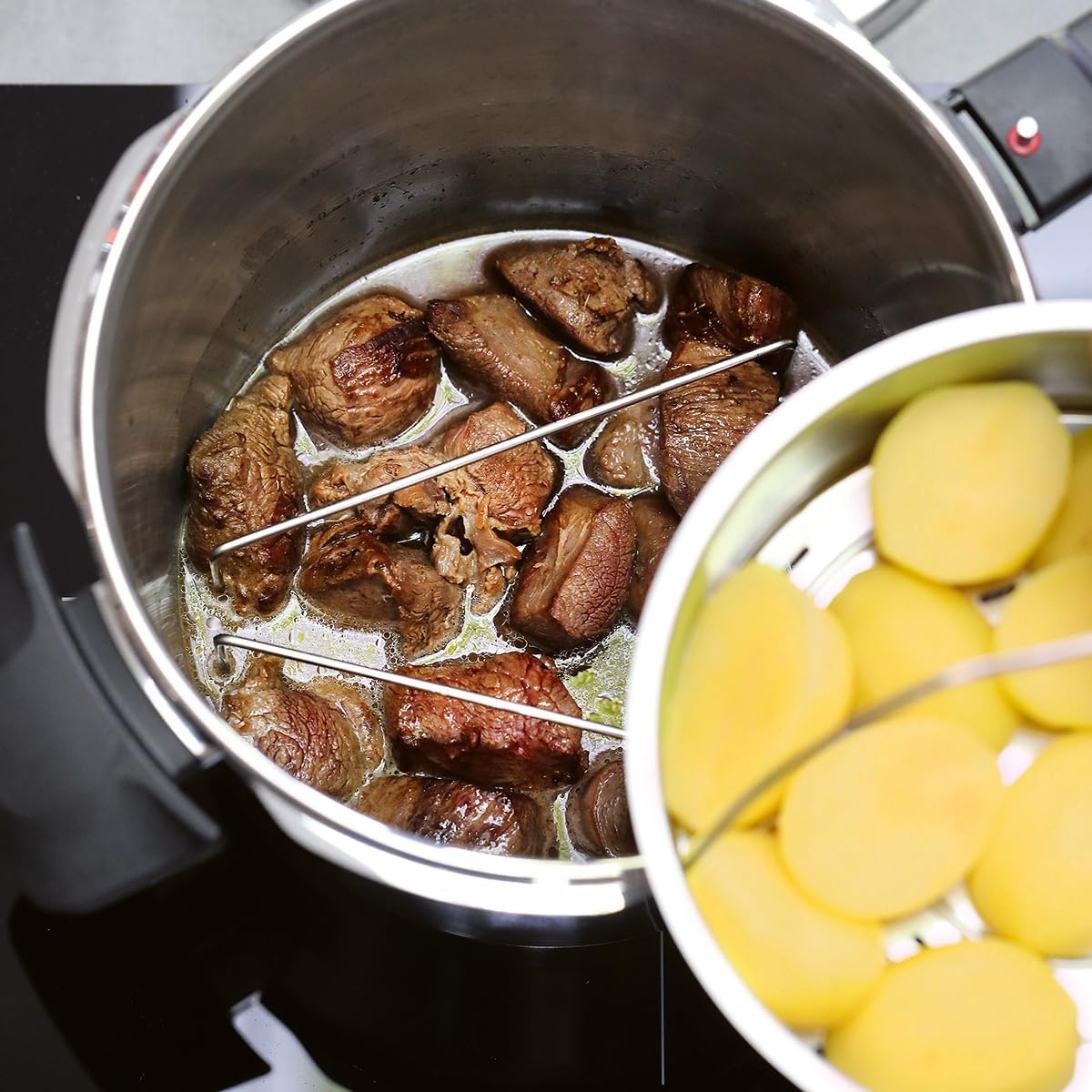 Fissler Vitavit Premium/Schnellkochtopf (6 L, Ø 22 cm) Edelstahl-Dampfkochtopf,4-Garstufen, Inkl. Einsatz - Made in Germany, Induktion 2