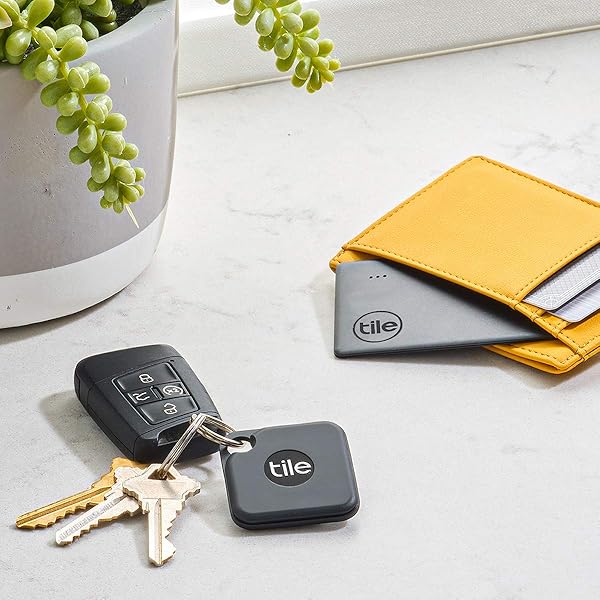 Tile Pro Slim 2020 Set buscador de Objetos Bluetooth Pack de 2 1 Pro 1 Slim Compatible con Alexa y Google Smart Home iOS y Android Busca Llaves Carteras mandos a Distancia y ms