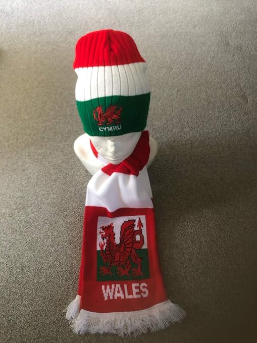 WALES RUGBY SCARF + HAT SET Amazon.co.uk Clothing