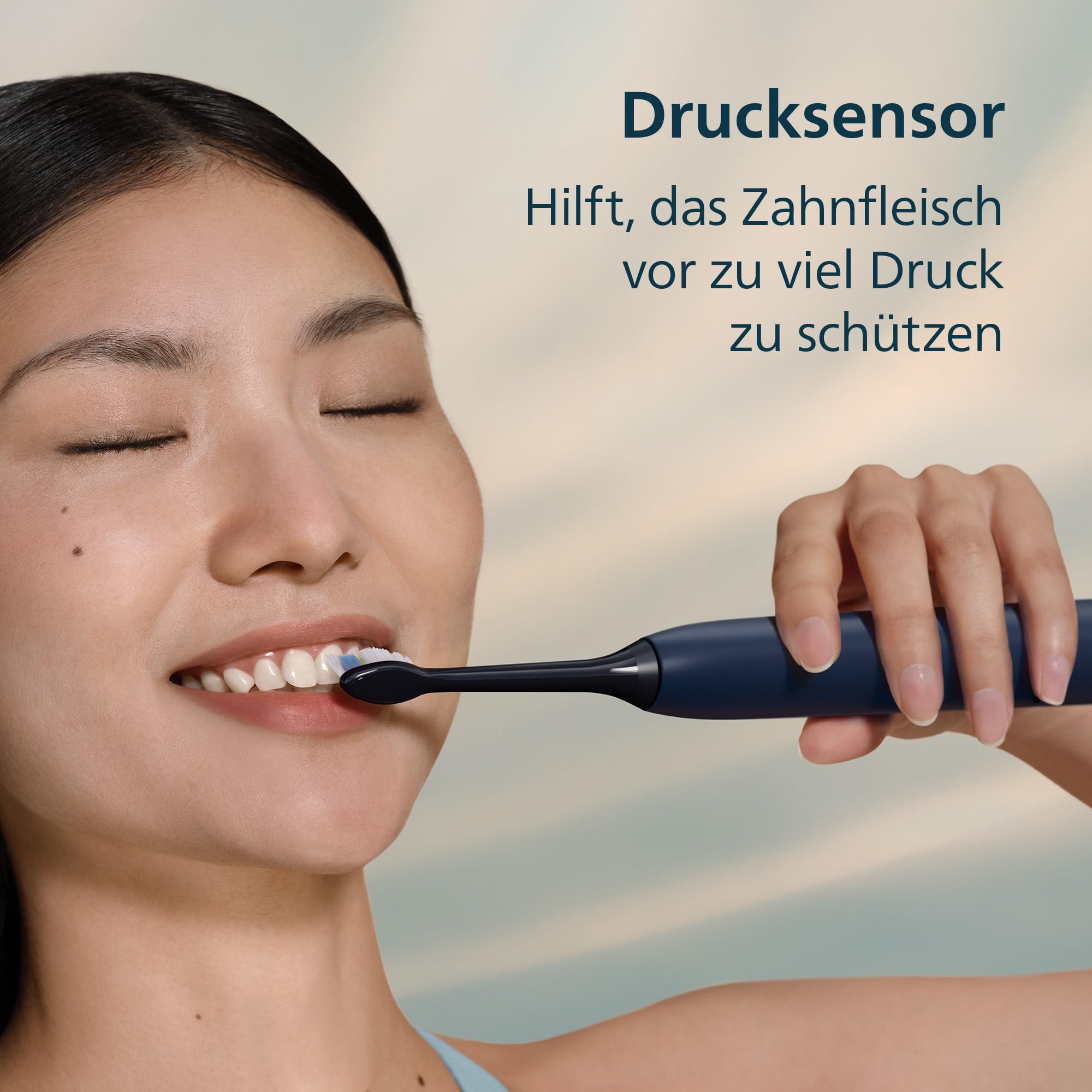 Philips Sonicare 5500 elektrische Zahnbürste, Schallzahnbürste mit 2 Putzmodi, Andruckkontrolle, EasyStart, SmarTimer und BrushPacer, Navy, Modell HX7113/01 [Neue Technologie] 5