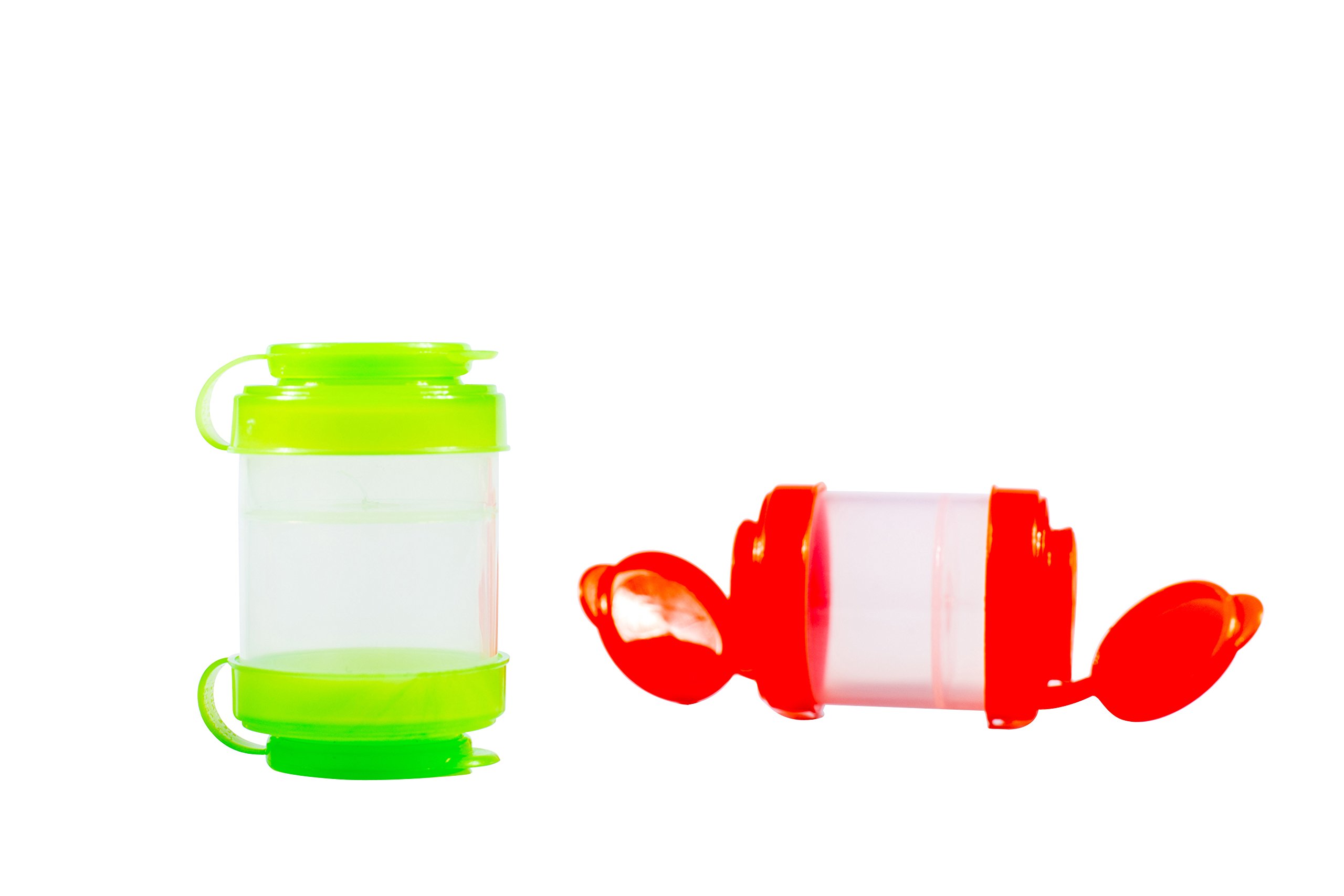 CAO Salt and pepper shaker for camping and picnics, color may vary