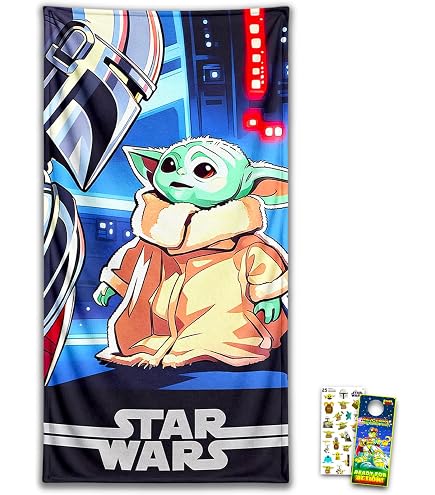 Amazon.com: Disney Star Wars Yoda Beach Towel - Mandalorian