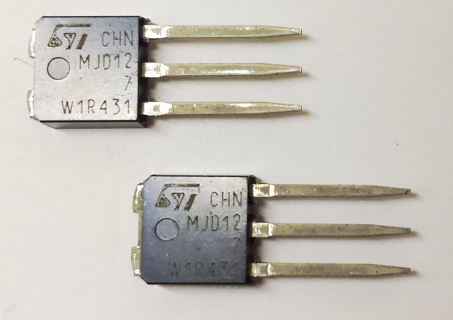 Package 5A Vceo 100V TO251 IPAK 20 pieces MJD1271 PNP POWER