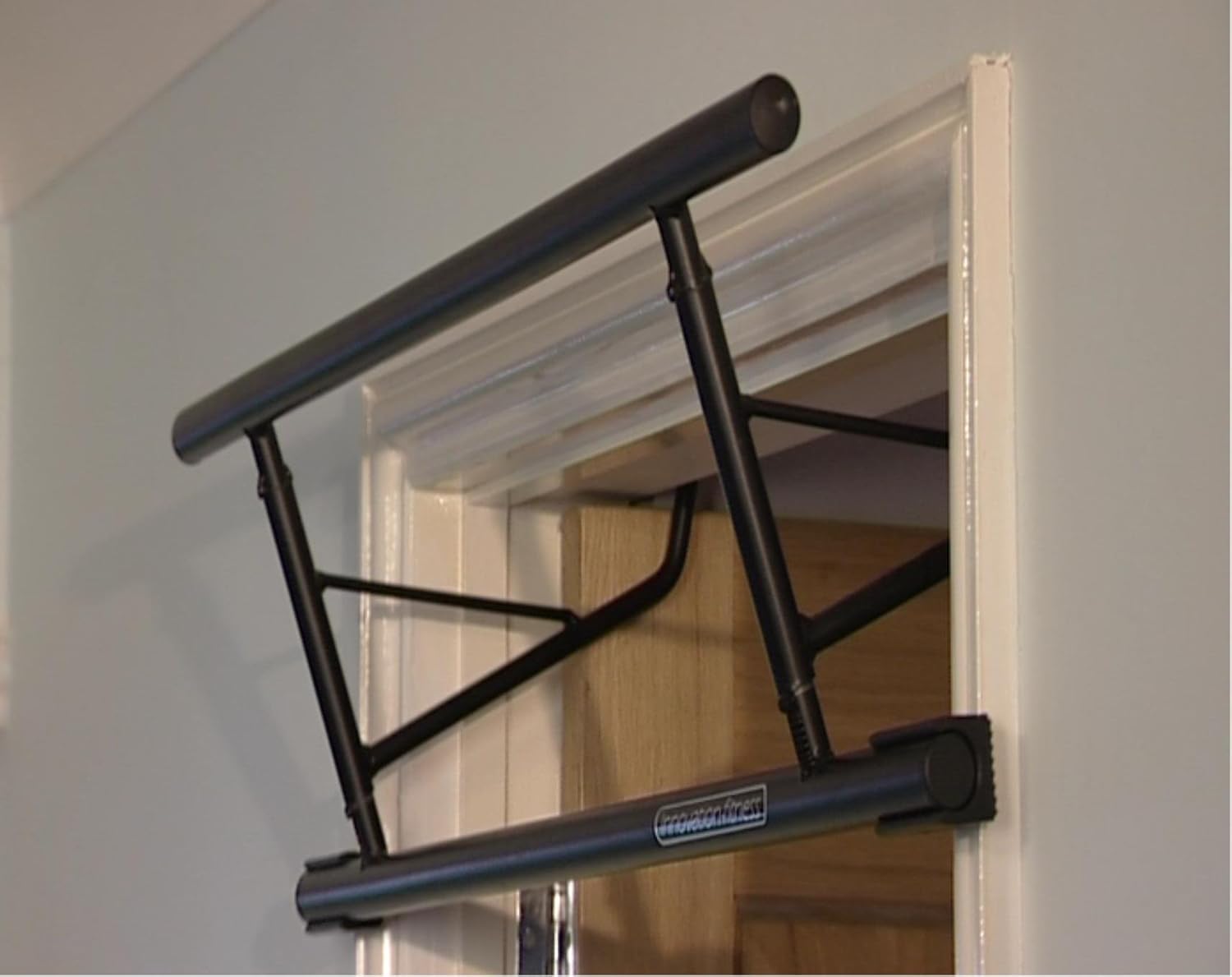 Powerbar 2 Doorway pull up bar with FREE Gloves Amazon.co.uk Sports