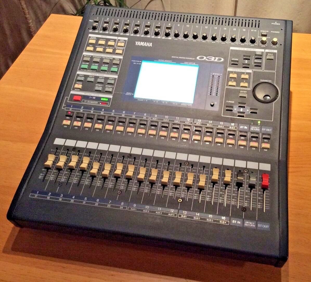 Yamaha 03d Digital Audio Mixing Console Amazon.co.uk Musical Instruments