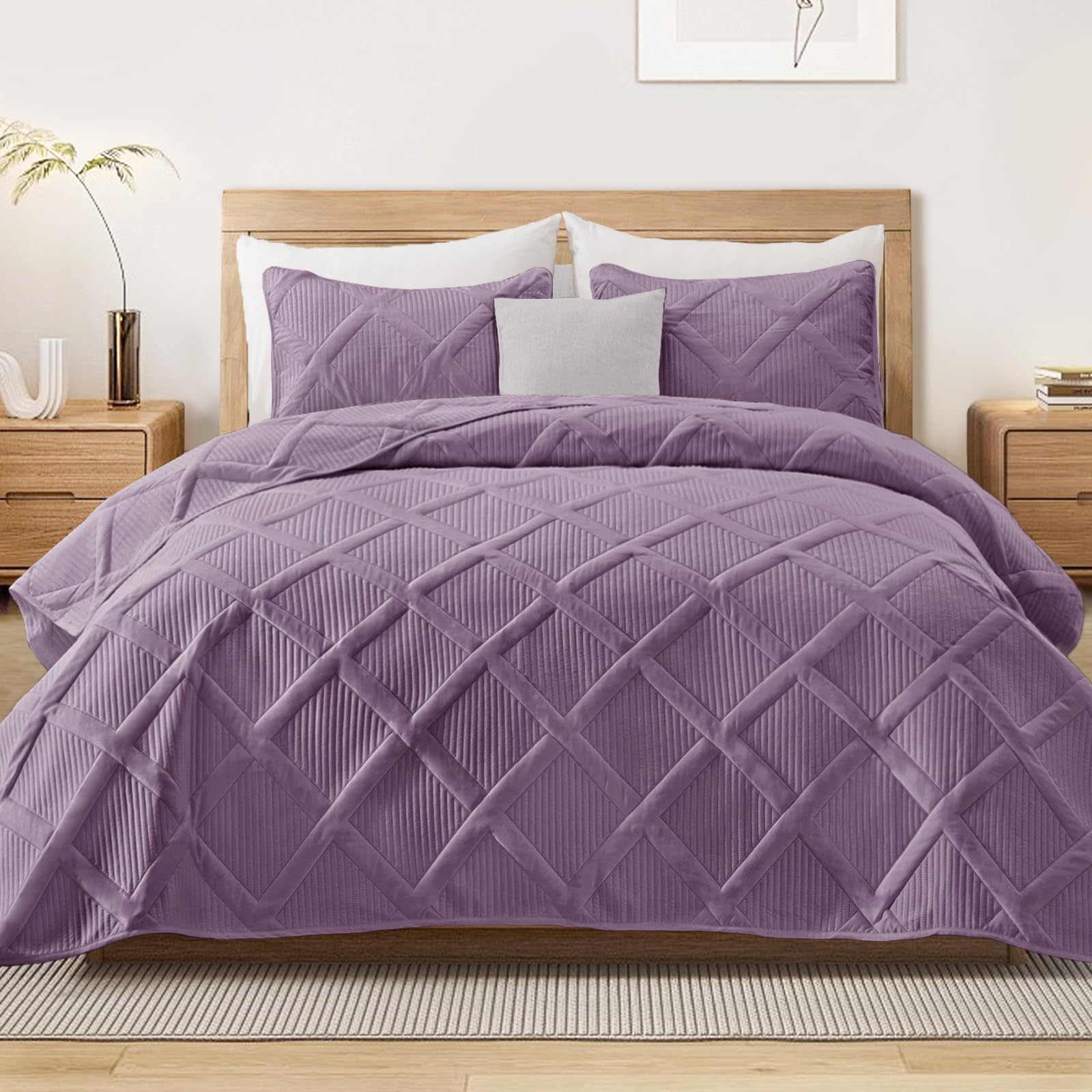 Exclusivo Mezcla King Size Quilt Set with Modern Striped Pattern, 3 Pieces Lightweight Dusty Lavender Quilts Bedding Set, Soft Bedspreads Coverlets for All Seasons Image