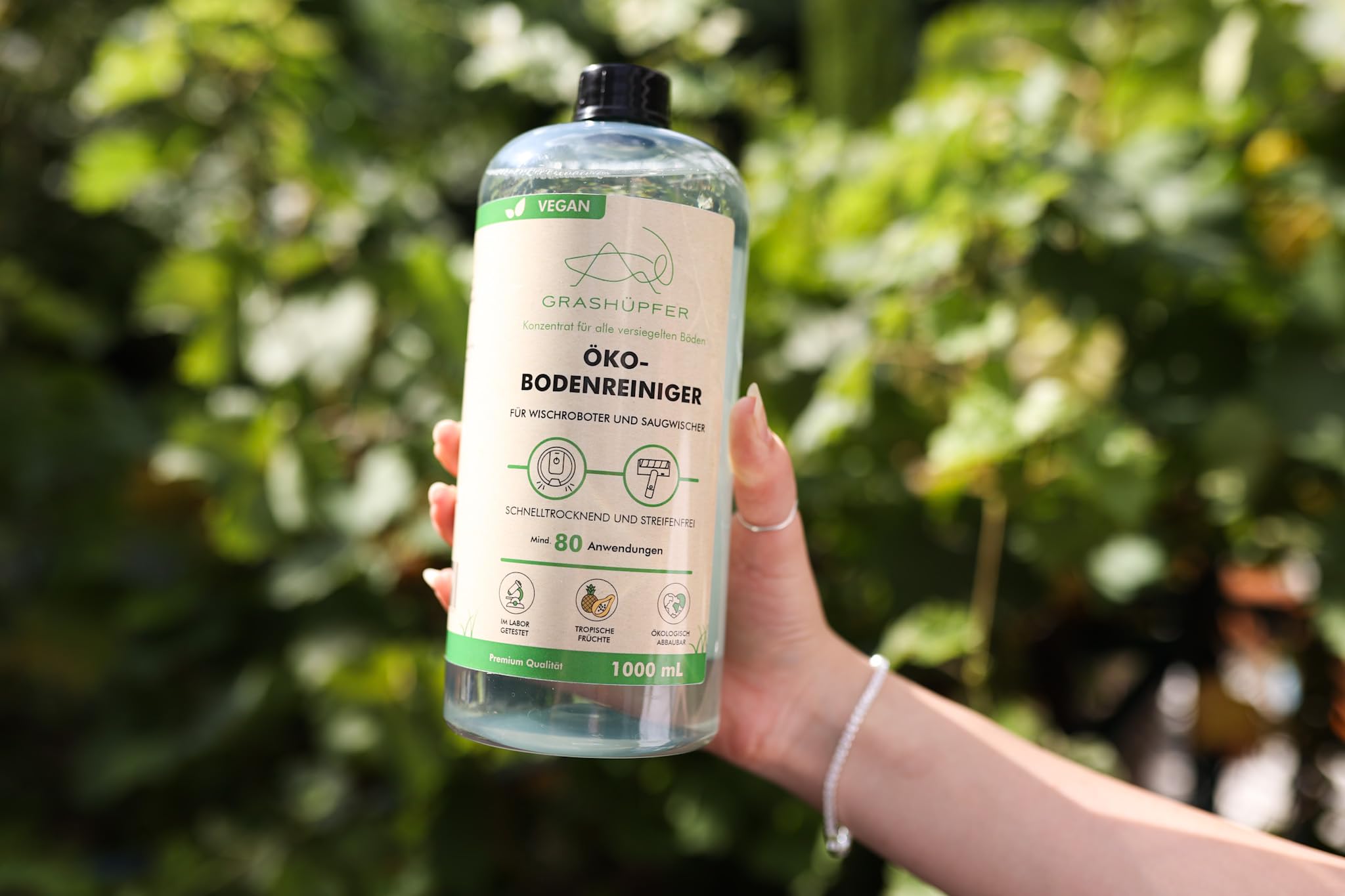 GRASHÜPFER® Öko Bodenreiniger für Wischroboter [TROPISCH] - Wischroboter Reinigungsmittel kompatibel mit Roborock, Dreame, Ecovacs & Co. geeignet für Laminat, Parkett, Vinyl & Fliesen - 1000ml 9