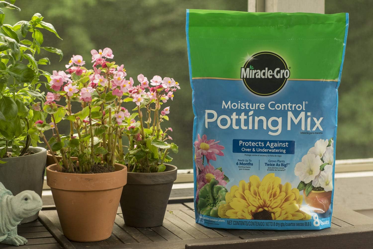 Miracle-Gro Moisture Control Potting Mix 8 qt., Protects Against Over and Under Watering Container Plants, 2 Pack : Garden & Outdoor