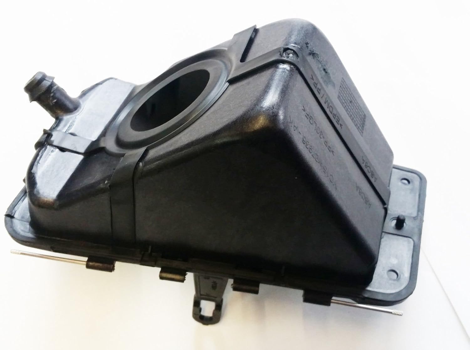 GENUINE FORD TRANSIT FUEL FILLER Housing 4442912 Amazon.co.uk Car