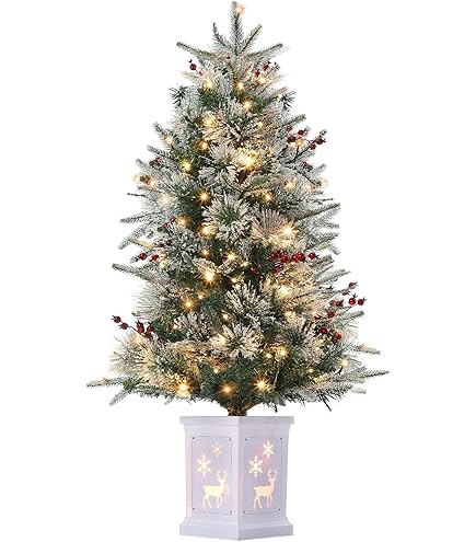 Amazon.com: Pluto's Christmas Tree, Mickey's PRESENTS FOR MY