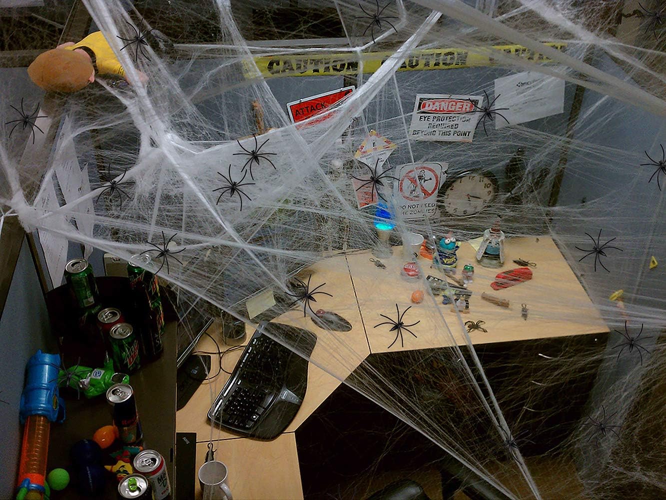 90shine 1100 sqft Fake Spider Web Cobweb Halloween Party Outdoor Decorations Supplies with 60 Spiders: Toys & Games