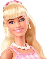 Barbie The Movie Doll Margot Robbie Pink Gingham Dress Daisy Necklace HPJ96 view 3