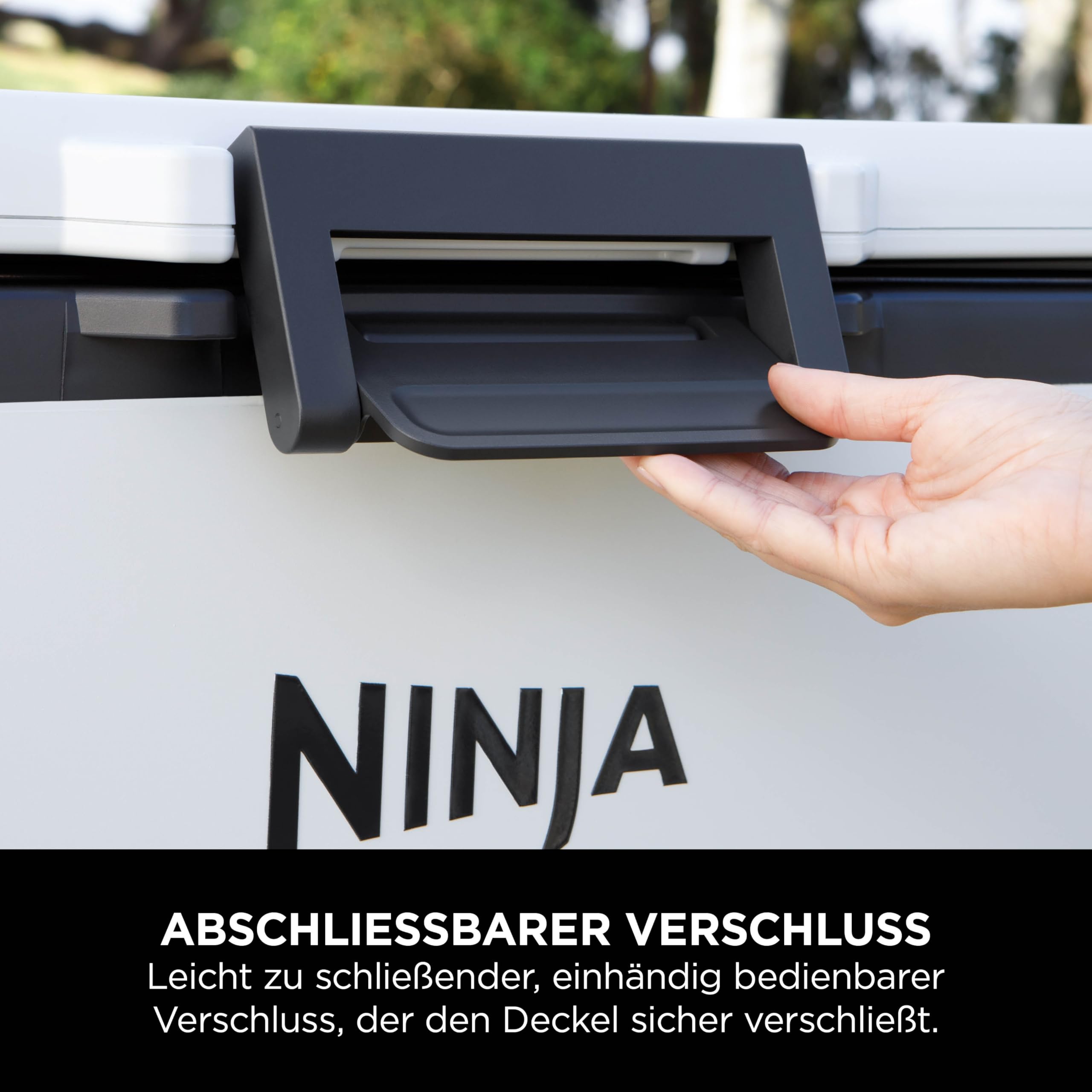 Ninja FrostVault Kühlbox mit Rollen und Isolierung, integrierter Dry Zone Schublade für Lagerung bei Kühlschranktemperatur, hält Eis tagelang, bietet Platz für bis zu 68 Dosen, Wolkenweiß, FB245EUWH 8