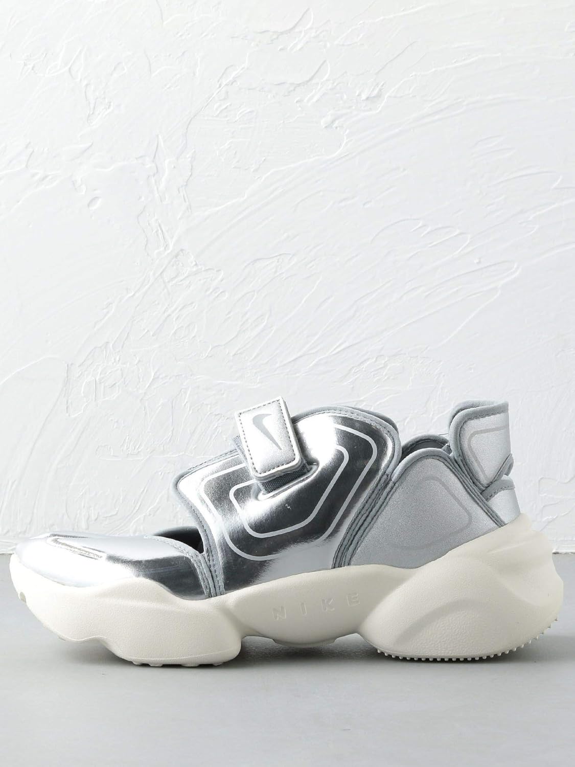 Amazon オデット エ オディール Nike ウィメンズ アクア リフト ナイキ 0765 Silver 07 25cm スニーカー