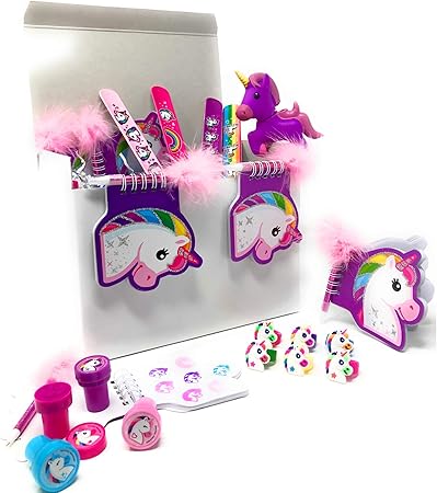 Amazon Unicqe ユニコーンギフト 5歳の女の子用 4つのミニユニコーンノート グリッターで飾られた4つの羽ペン スラップブレスレット4つ スタンプ24個 6つのリング1個のユニコーンスクイーズマジカルユニコーン誕生日ギフトセット ブレスレット おもちゃ