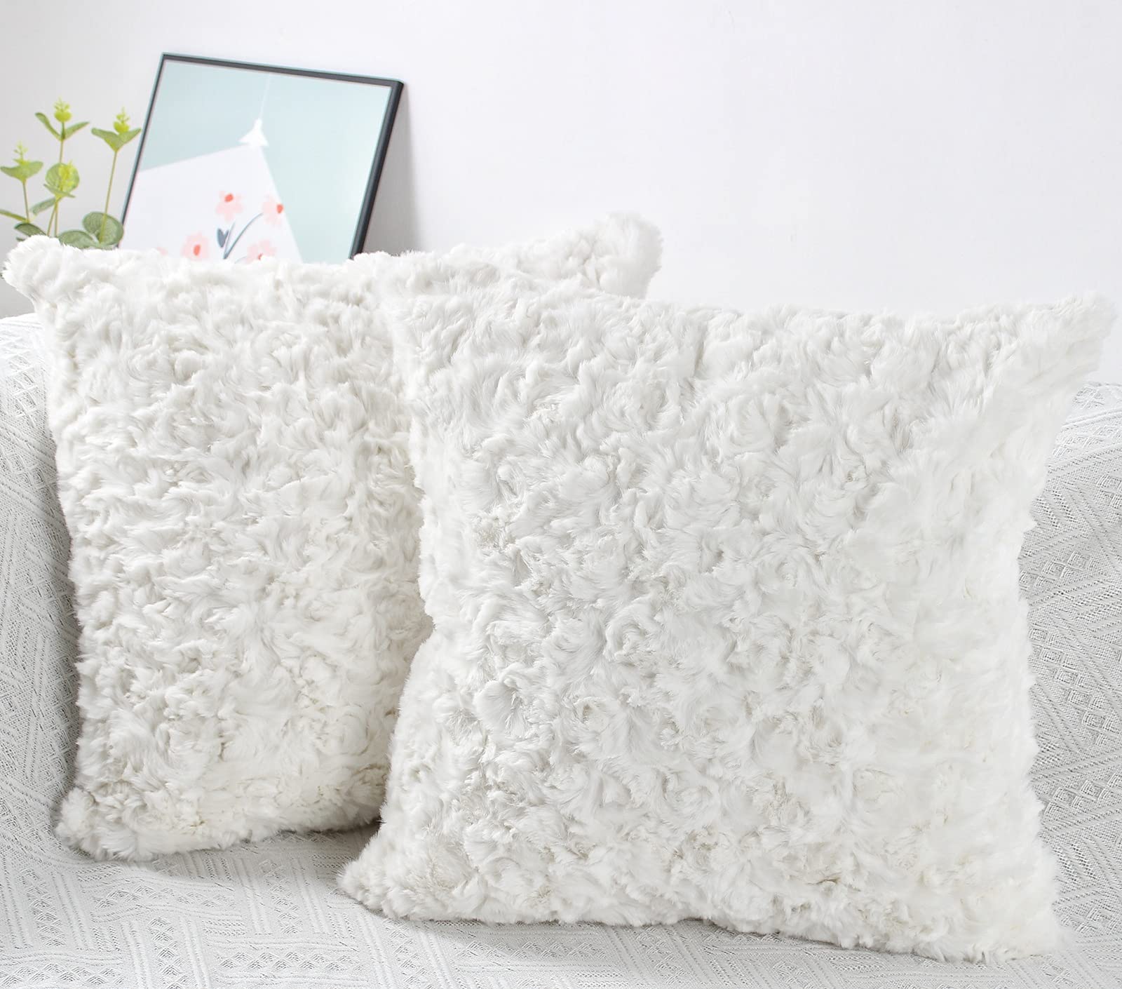 NIULAA Set of 2 Faux Fur Cushion Covers 50x50 cm White Decorative Pillow Covers 20x20 Inches Soft Fluffy Plush Decorative Cushion Cover for Sofa Bedroom Pillow Shell