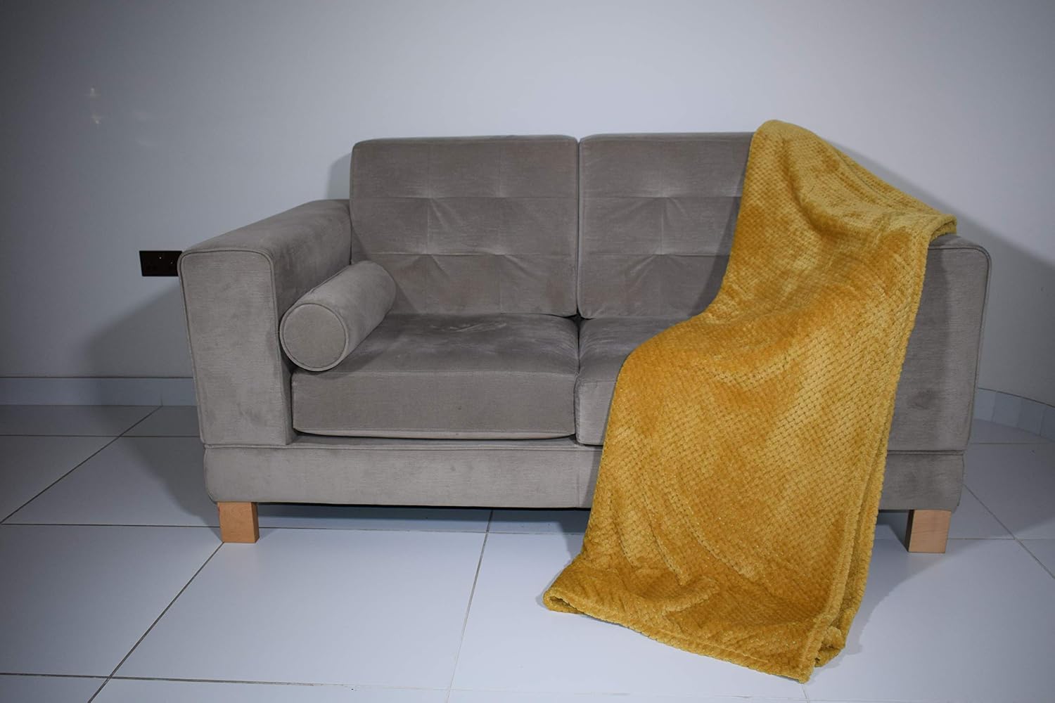 Waffle Honeycomb Blanket/Throw (King 200 x 240, Black) - Image 3