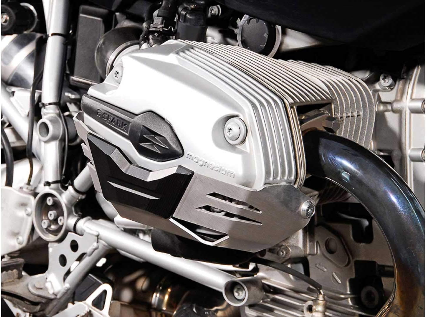 bmw r1200gs cylinder head cover