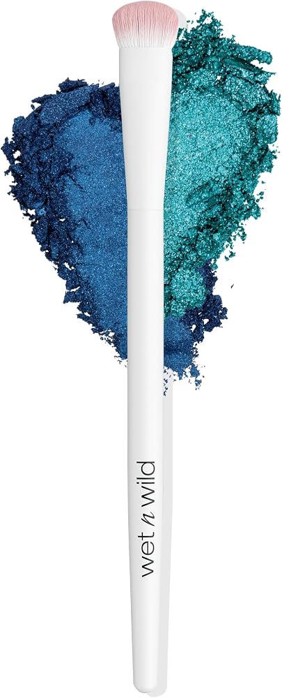 wet n wild Eyeshadow Brush, Precision Blending Application, Soft Synthetic Fibers, Ergonomic Handle for Comfortable Precision