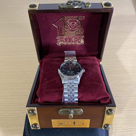 Amazon One Piece 10周年記念公式ウォッチ 黄金の指針 メンズ腕時計 腕時計 通販