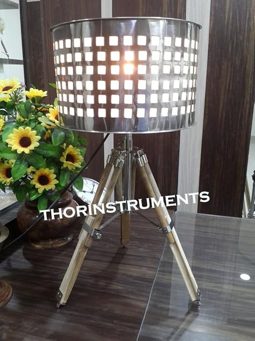 mini tripod lamp