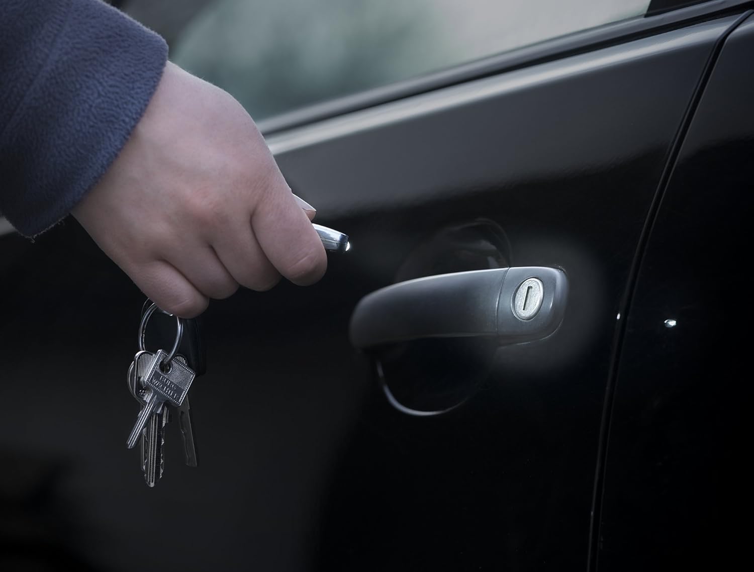 Varta Metal Key Chain Light LED with 2 x CR2016 Button Cells, Zinc alloy, Silver, 1 Unit - Image 5