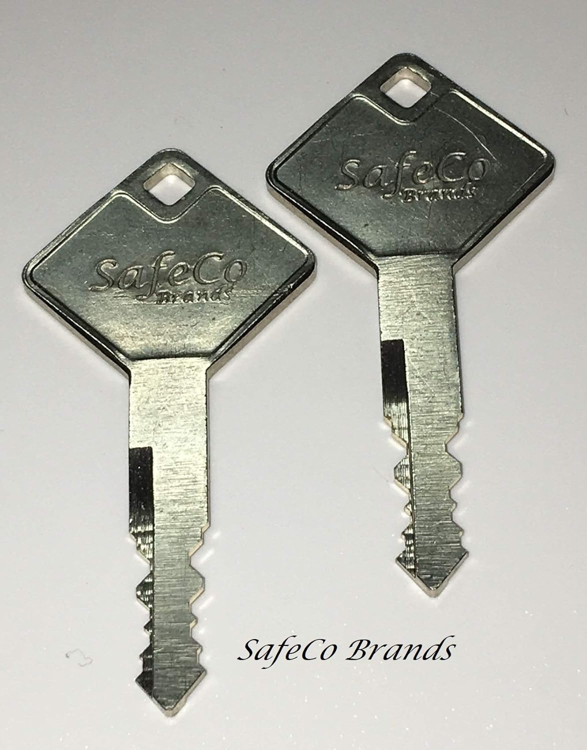 Gemtop Truck Toppers Tonneau Covers 2 Keys Cut To The Key Code You Provide From 0001 Thru 0020 A R E Truck Tops Safeco Brands 0018 Amazon Com