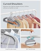 SONGMICS 20 Pcs Plastic Hangers U-Shaped Non-Slip 0.5cm Thick 41.5cm view 3