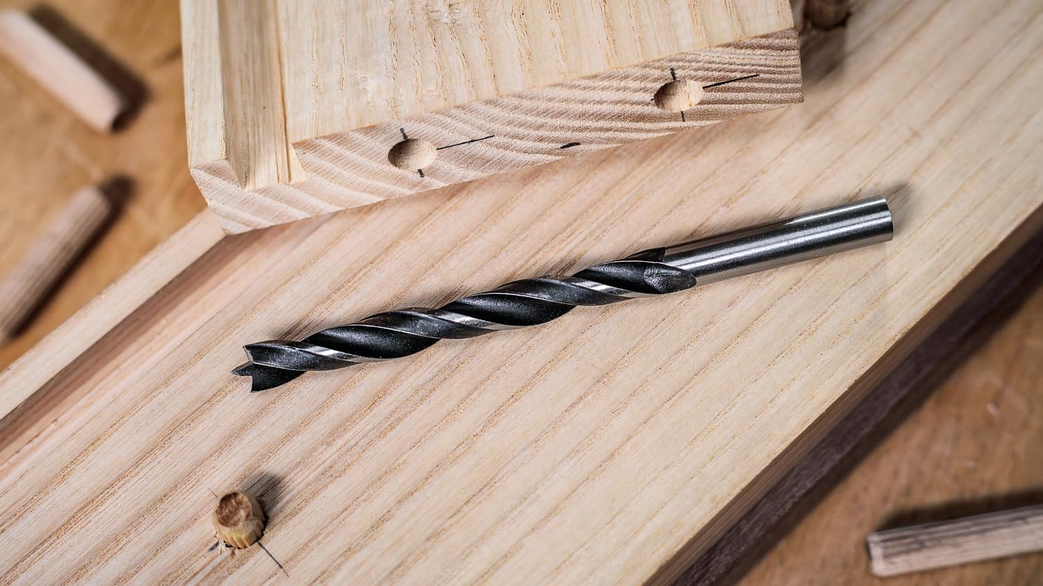 Bosch 7x PRO Wood Holzspiralbohrer-Set (für Weichholz, Hartholz, Ø 3,0, 4,0, 5,0, 6,0, 7,0, 8,0, 10,0 mm, Professional Zubehör Bohrmaschine/Schrauber) 7