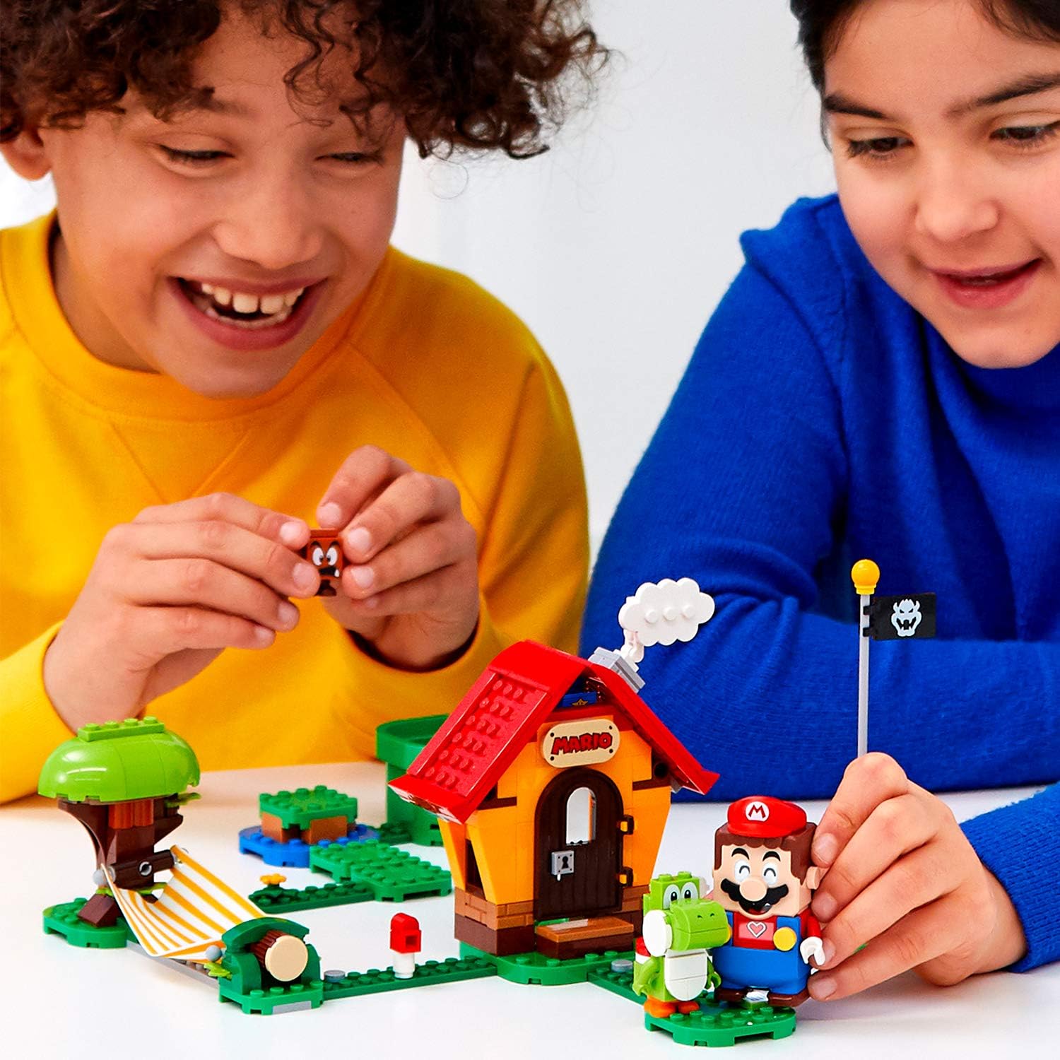 LEGO Super Mario Mario’s House & Yoshi Expansion Set 71367 Building Kit, Collectible Toy to Combine with The Super Mario Adventures with Mario Starter Course (71360) Set (205 Pieces): Toys & Games