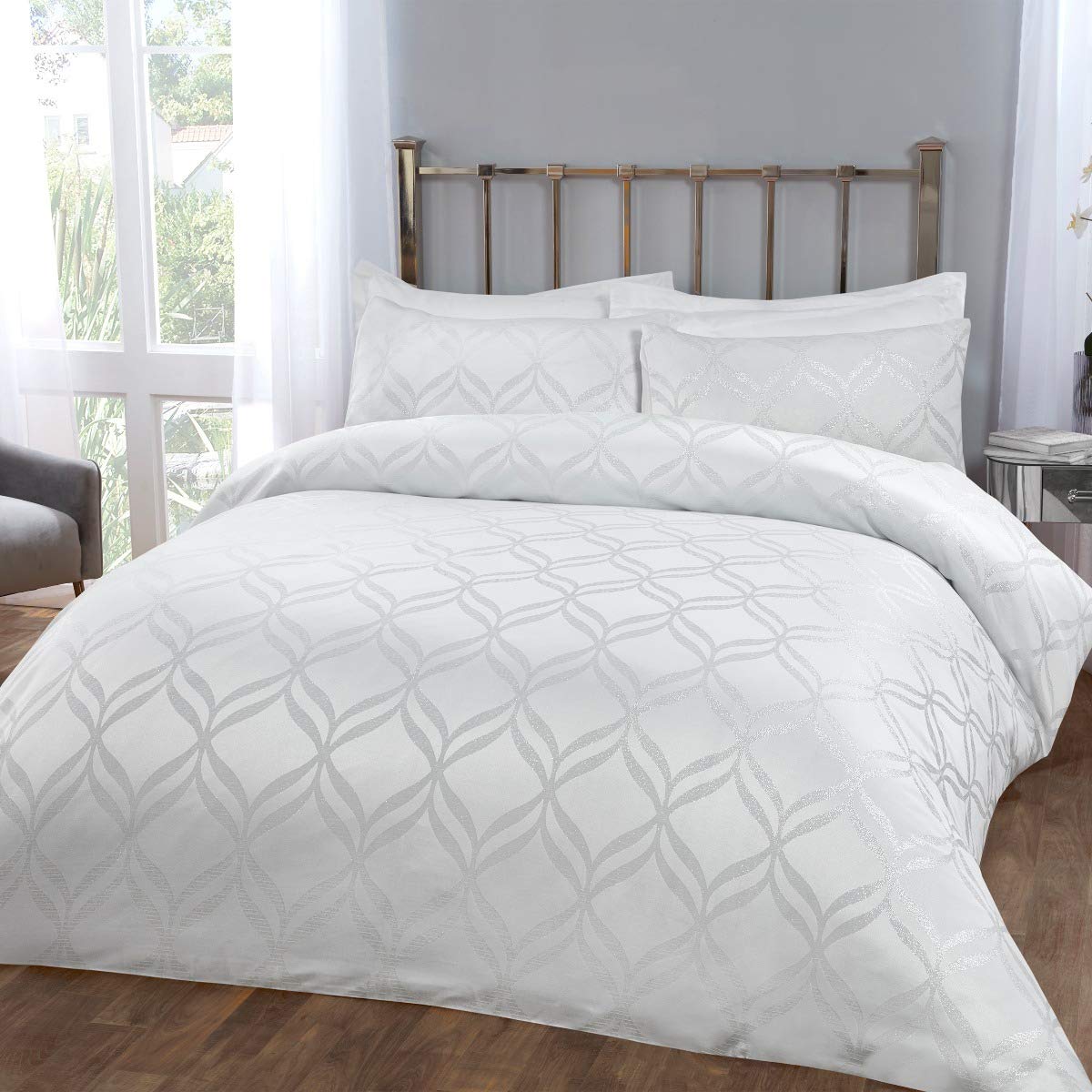 Sleepdown Super Soft Curved Geometric Luxury Lurex Jacquard White Easy Care Cosy Duvet Cover Quilt Bedding Set with Pillowcases-Double (200cm x 200cm), Polyester
