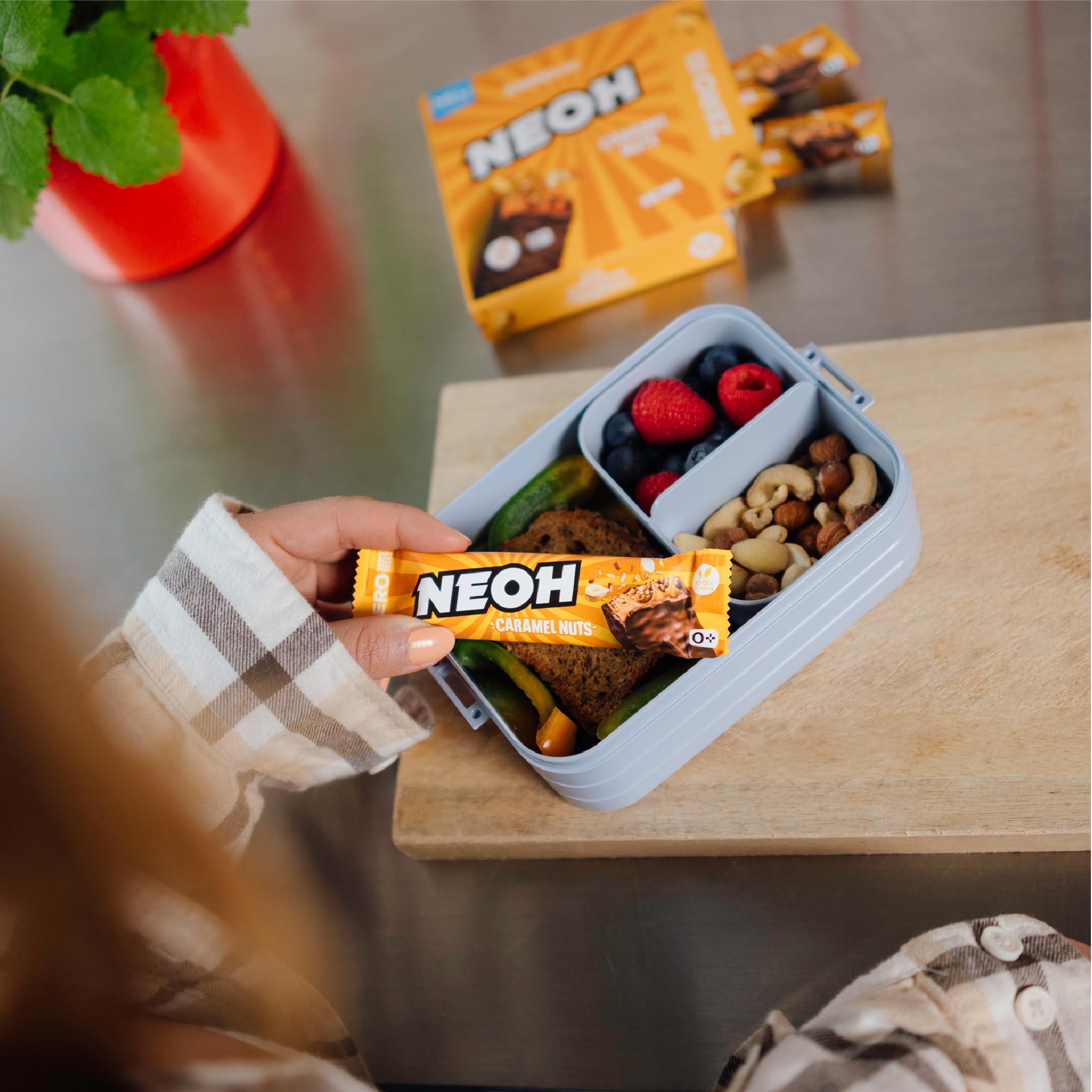 NEOH Low-Carb, veganer Karamell-Erdnussriegel – Ohne zugesetzten Zucker, Voll nussiger Erdnüsse und verführerisch gutem Karamell, 12x28g Packung 3