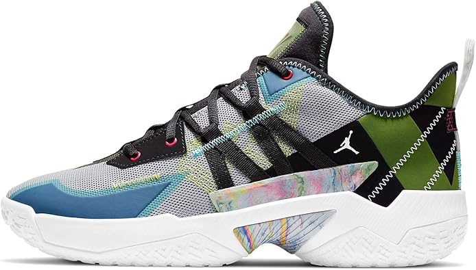 mens basketball shoes size 10