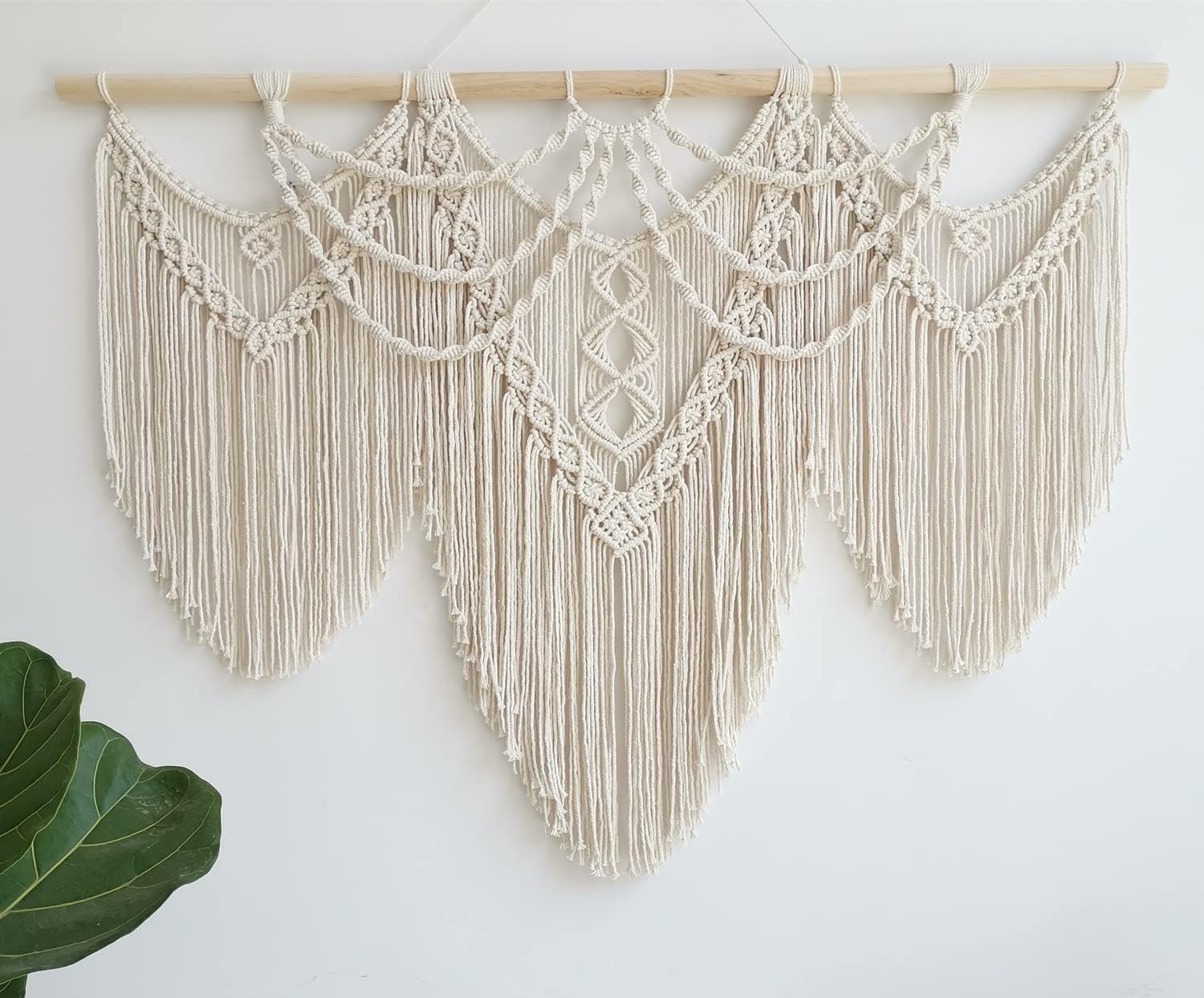 UXORSN Large Macrame Wall Hanging Boho Handmade Woven Tapestry Tassel Craft Ornament Wall Art Beige Natural Cotton Rope Bohemian Chic Wall Decor for Bedroom Living Room Office Apartment
