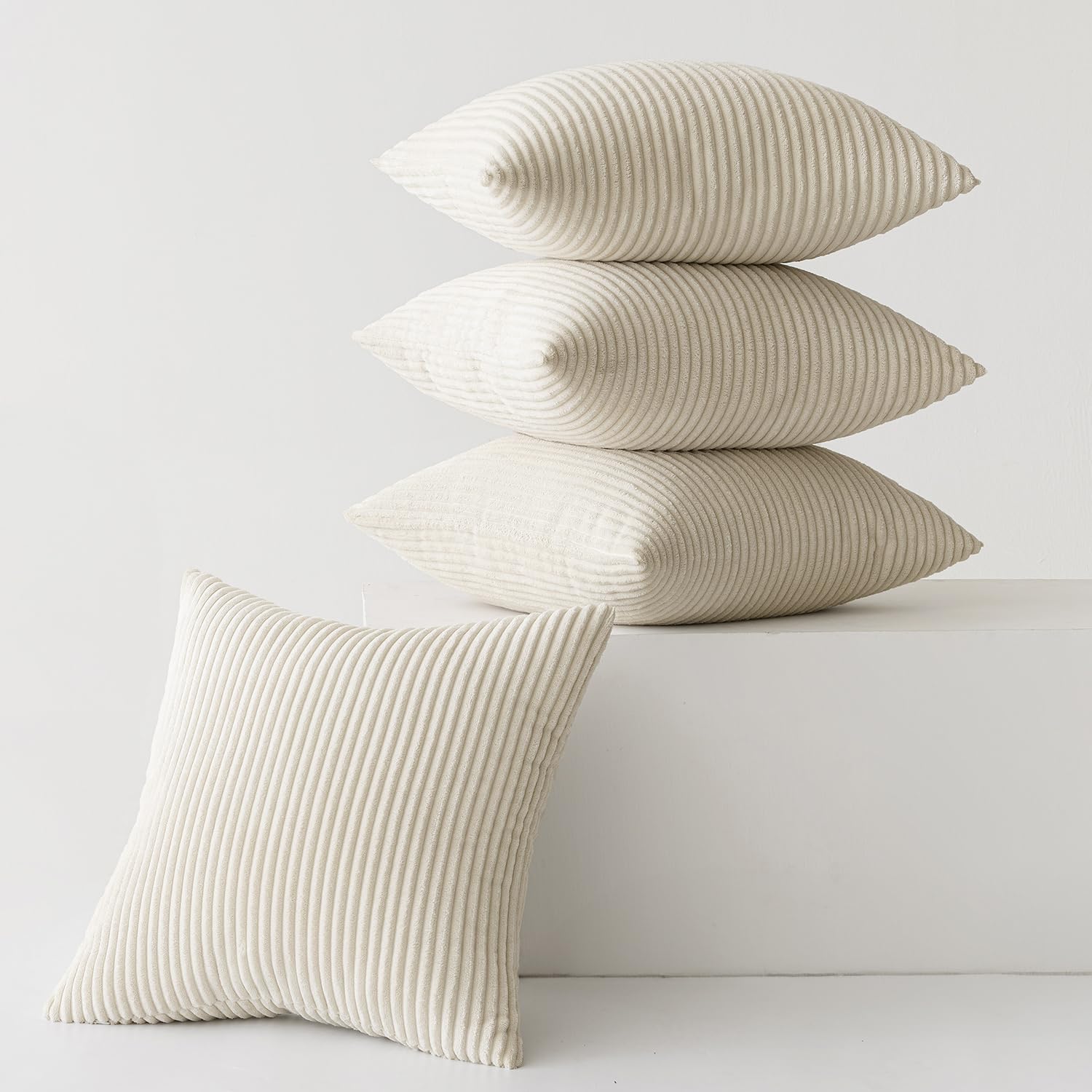 Slozzi Set of 4 Corduroy Cushion Covers, Cushion Covers, Sofa Cushion, Decorative Cushion Cover, Couch Cushion, Soft, for Sofa, Bedroom, Living Room, Office, 40 x 40 cm, Cream