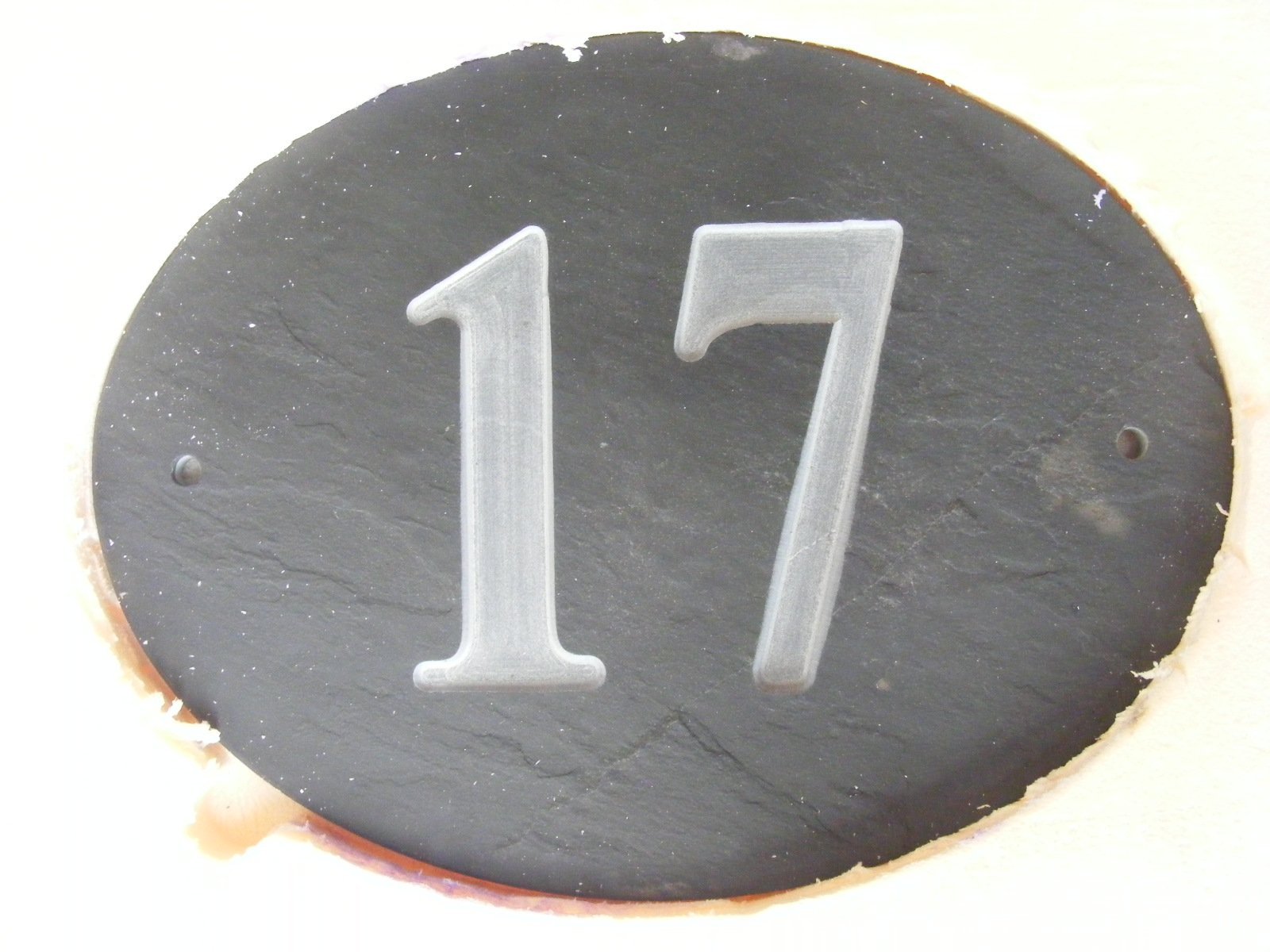 OVAL NATURAL GREY SLATE HOUSE DOOR NUMBER 7" x 6" DEEPLY ENGRAVED NATURAL SURFACE SIGN PLAQUE HOUSE WARMING GIFT (175 x 150mm) ROUND UK (17)